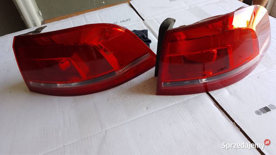 Lampa prawa Passat B7 kombi 20102015 r wielkopolskie Budzyń