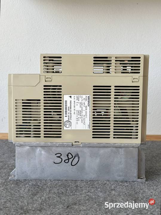 YASKAWA servopack SGDB03VDY1 silnik serwo BIESSE Łabuńki Pierwsze