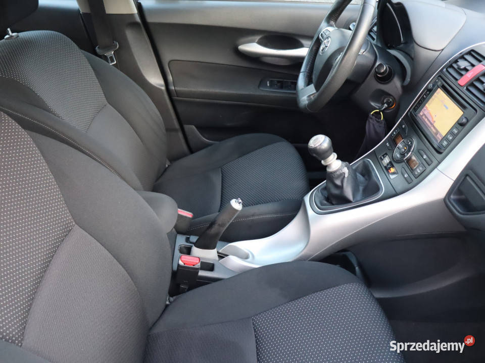 Toyota Auris 16 Valvematic Rok produkcji 2012 Katowice sprzedam