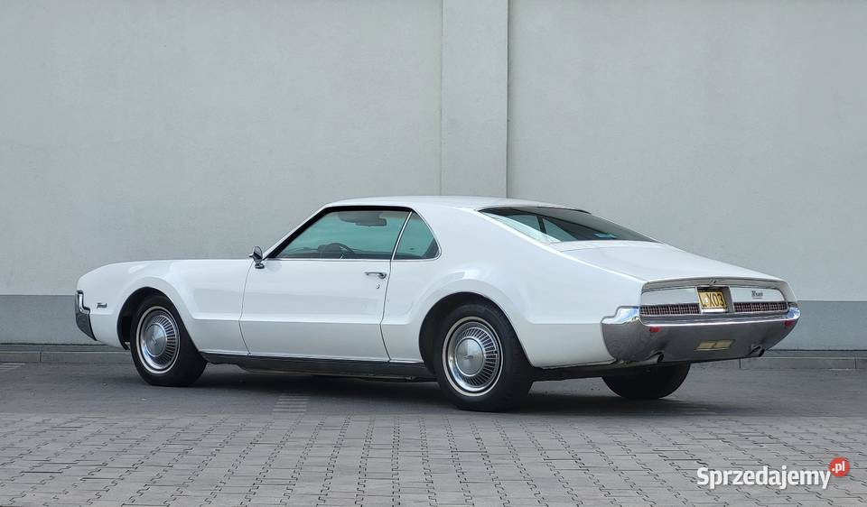 Oldsmobile Toronado 70 V8 z 1967 automatyczna