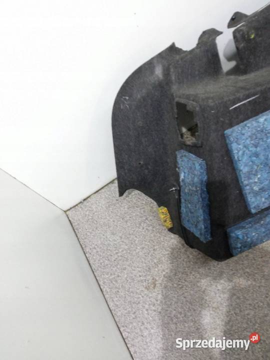 TAPICERKA BOCZEK PRAWY LEWY TYŁ KPL 5C BAGAŻNIKA świętokrzyskie