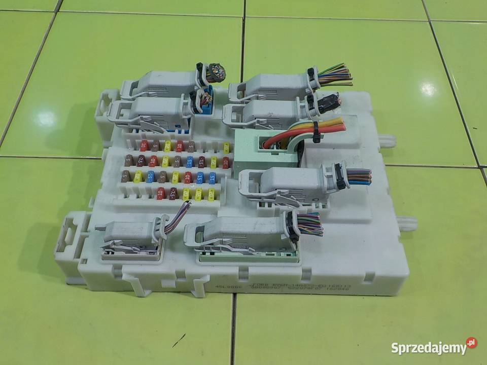 FORD FOCUS MK3 13r HB 5D skrzynka bezpiecznikow
