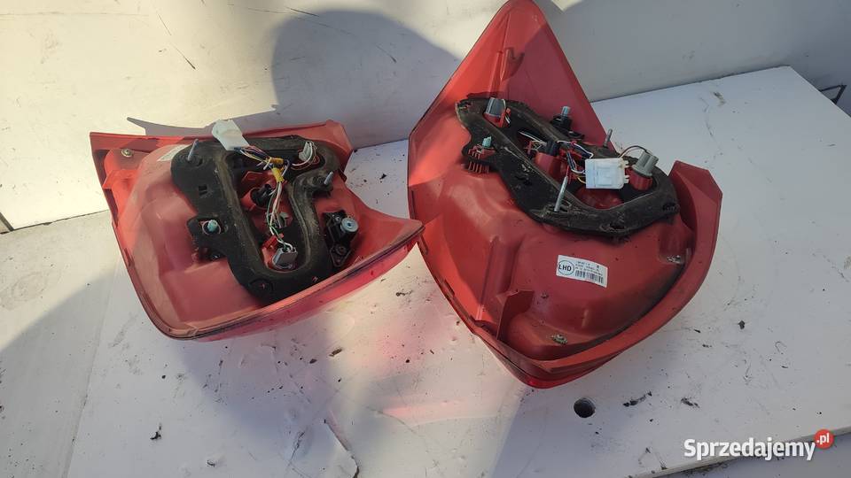 TOYOTA AURIS 1 LIFT 0912 LAMPA TYL PRAWA LEWA świętokrzyskie Włoszczowa