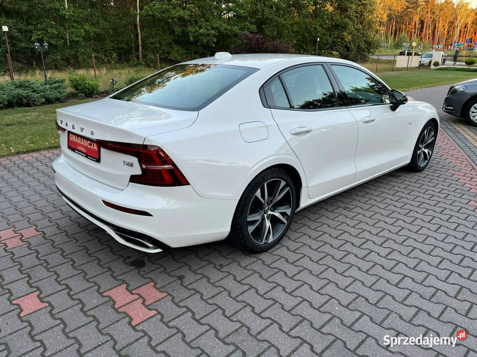 Volvo S60 20 T4 190 RDesign Podgrzewane fotele światła do jazdy dziennej Lipówki