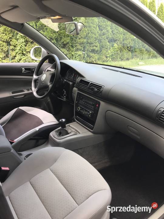 Volkswagen Passat 18T polski salon pierwszy srebrny Warszawa