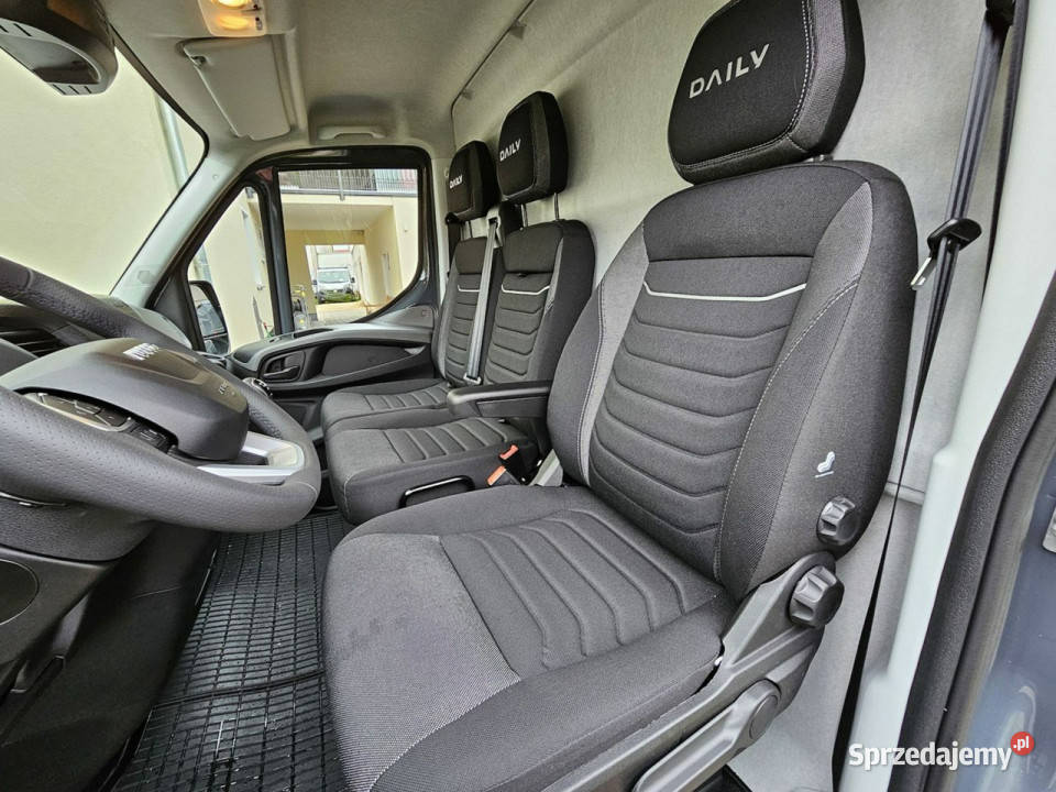 Iveco Daily 35S18A8H V 12m3 L3H2 176 Kamera centralny zamek Szczecinek