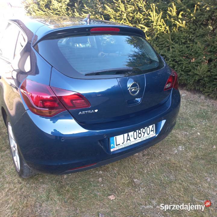 Opel astra cosmo Rok produkcji 2010 Dzwola