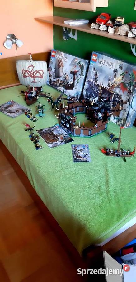 Lego Vikings 7016 Boat against Wyvern Lego Katowice