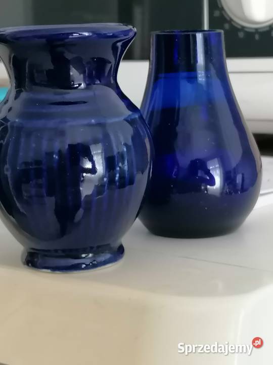 Małe kobaltowe wazonik z lat 7080 tych Kraków