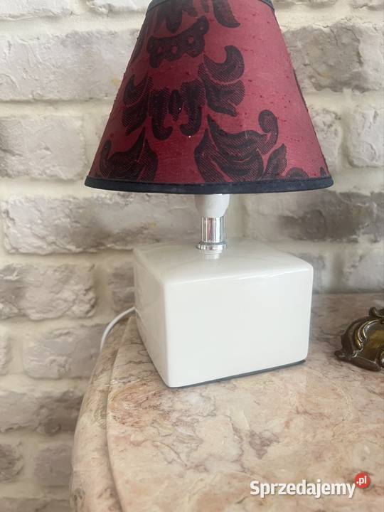 Piękna lampka porcelanowa
