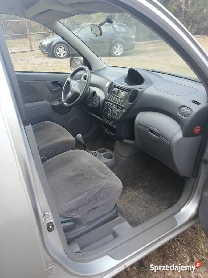 Toyota Yaris Verso 13 benzyna klima lakier metallic Częstochowa