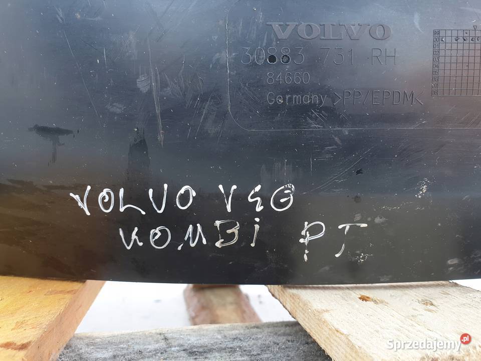 Volvo V40 I TYLNE PRAWE NADKOLE Prawy tył Janów