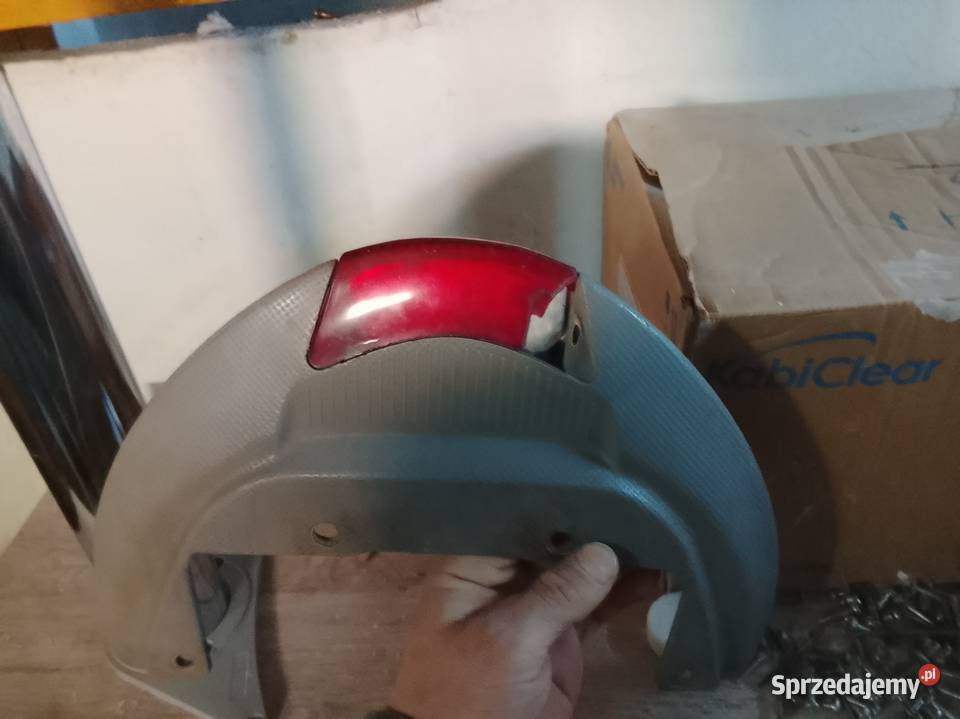 Zadupek z lampą Piaggio ZIP