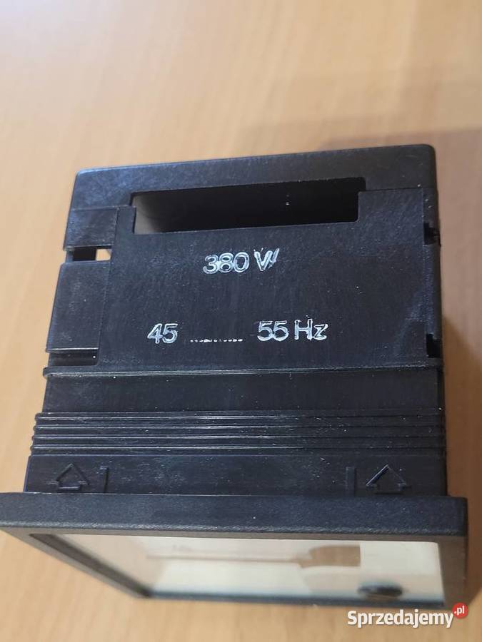 Miernik częstotliwości 4555Hz