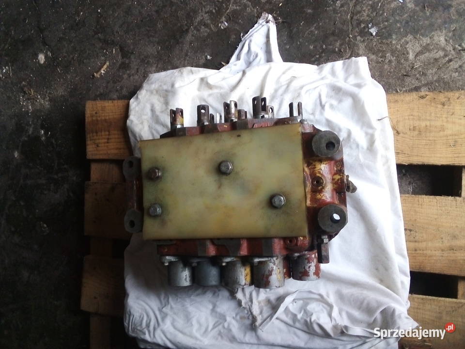 rozdzielacz koparki waryński Kije