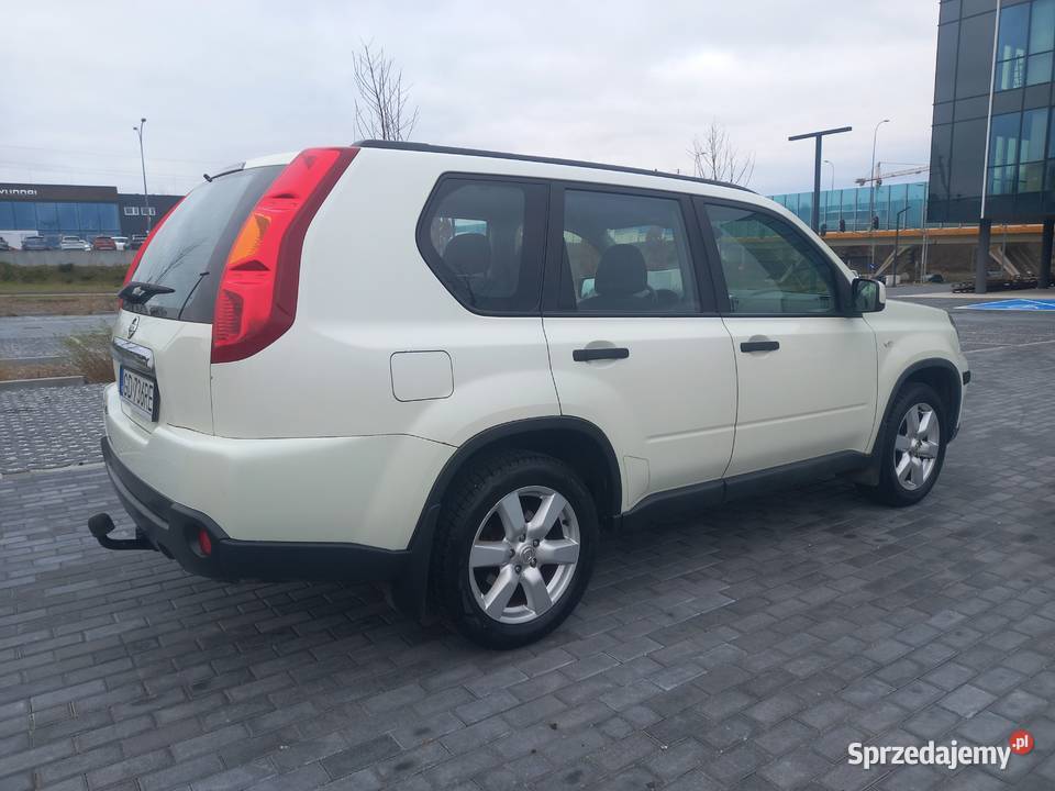 Nissan XTrail 4x4 20 benzyna stan Dubai style Samochody osobowe pomorskie