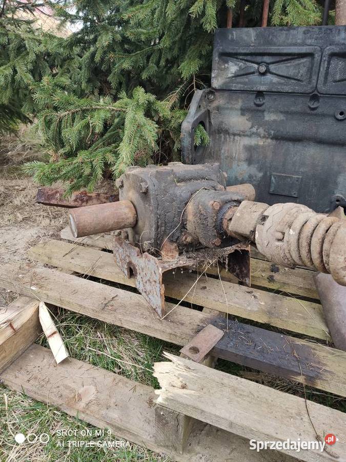 Przekładnia kątowa do rozrzutnika nieuszkodzony Części zamienne Łask