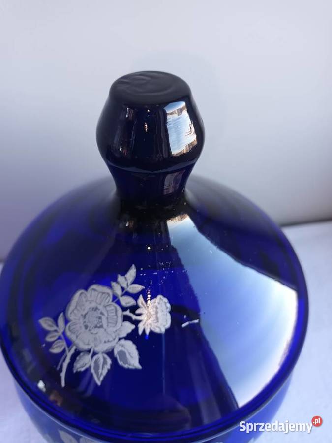 Piękny wazon masywny niebieskie kobalt szkło odcienie błękitu pomorskie
