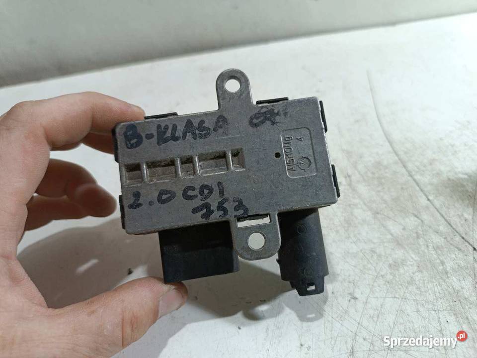 PRZEKAŹNIK ŚWIEC ŻAROWYCH MERCEDES W169 20 CDI osobowe sprzedam