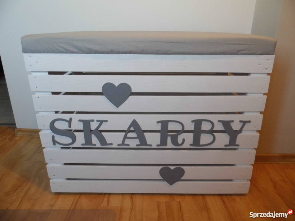 Duża skrzynia drewniana biała zamykana pufa Sieradz