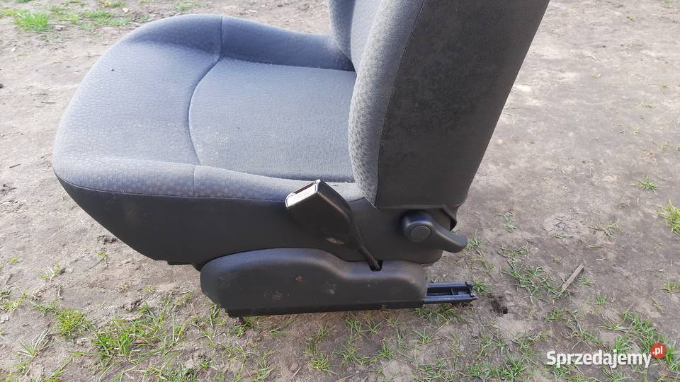 fotel prawy lewy przód clio II FL 3 drzwi z osobowe Wyposażenie wnętrza Korzeńsko sprzedam