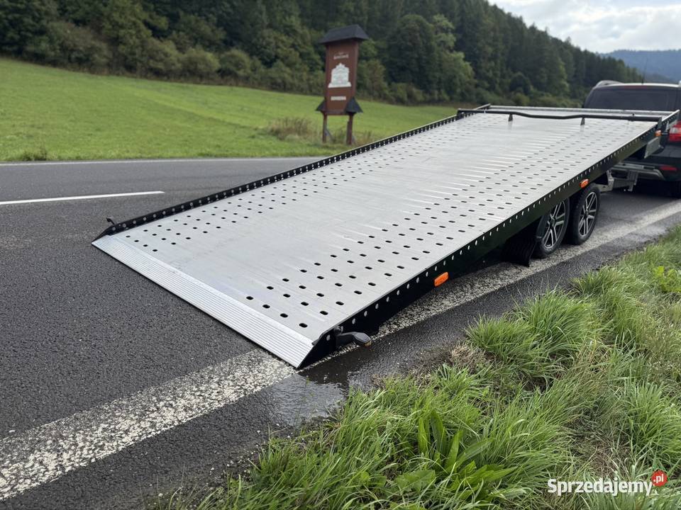 Nowa przyczepa do przewozu samochodów Drival