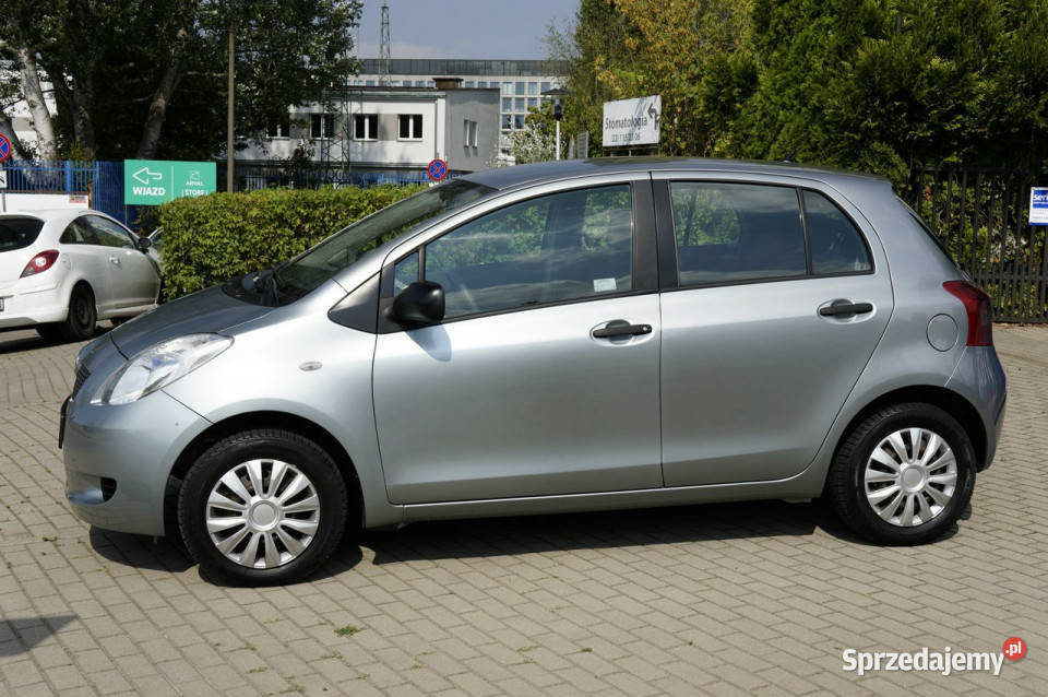 Toyota Yaris salon wersja 5d niski przebieg Hatchback Warszawa