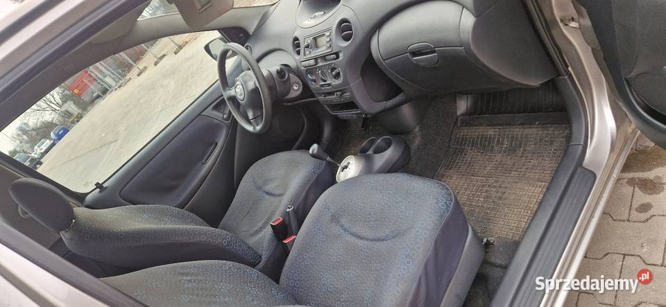 Toyota Yaris 1wlasciel automat polski salon Bytom