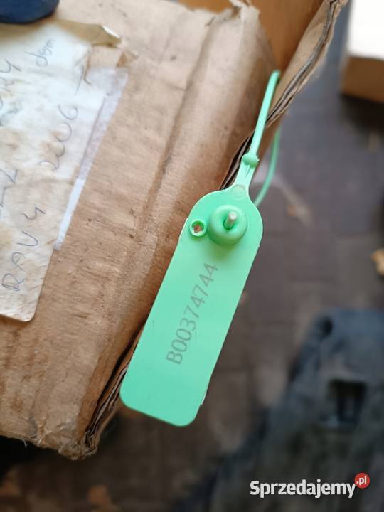 OBUDOWA WENTYLATORY CHŁODNICY TOYOTA RAV4 III 06 Oświetlenie Nowy Tomyśl sprzedam