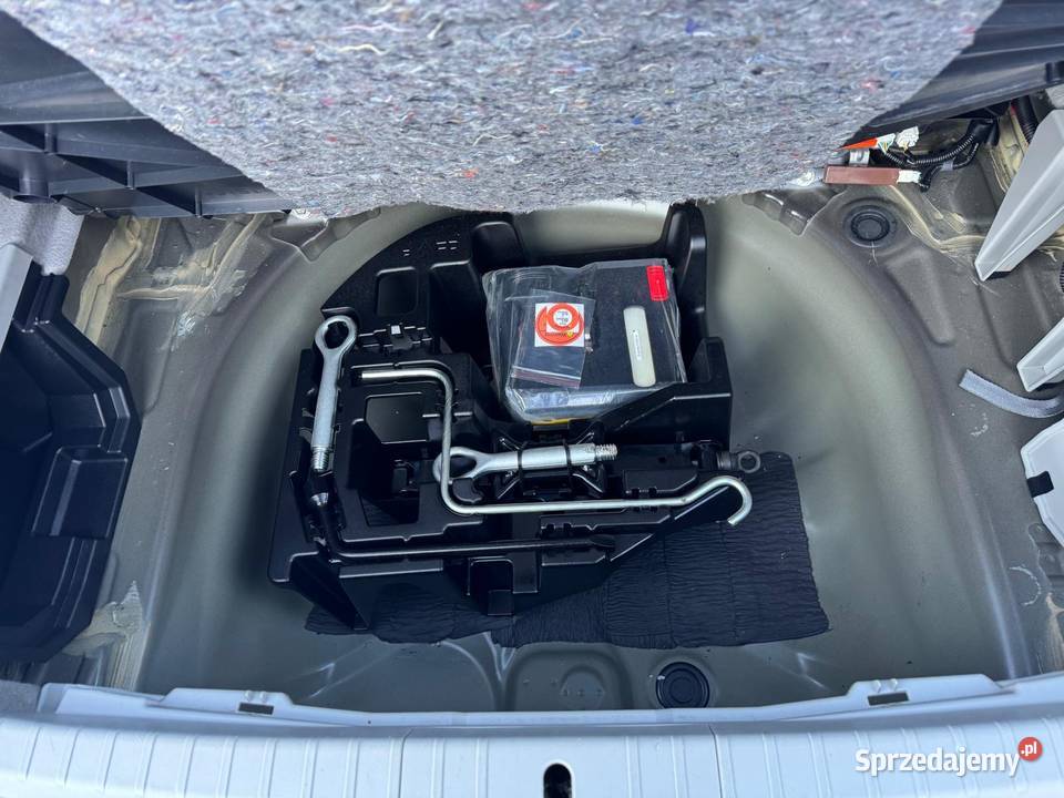 Toyota Prius 2011 18 hybryda