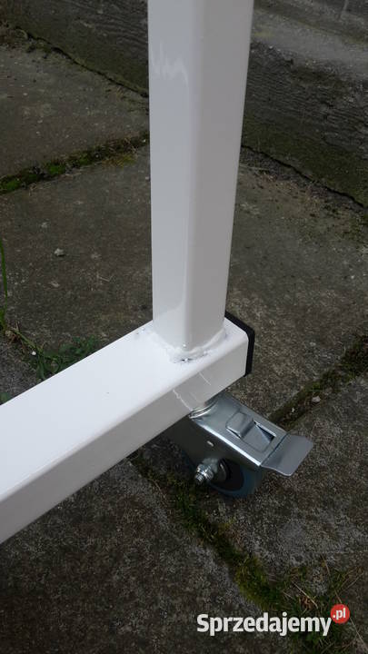 Obrusy bez zagnieceń na stelażu mobilnym Rzeszów