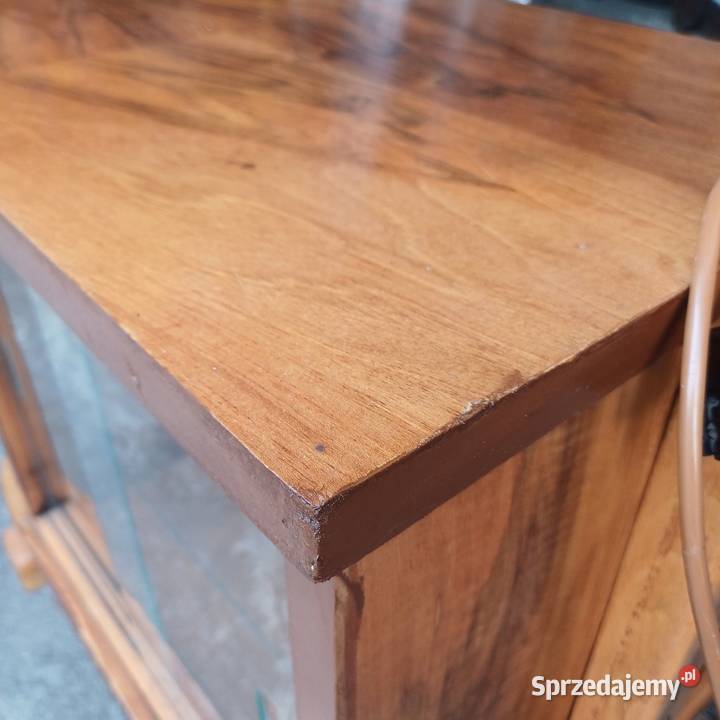 Lampa podłogowa ze stolikiem na kołkach ArtDeco Suchorzew