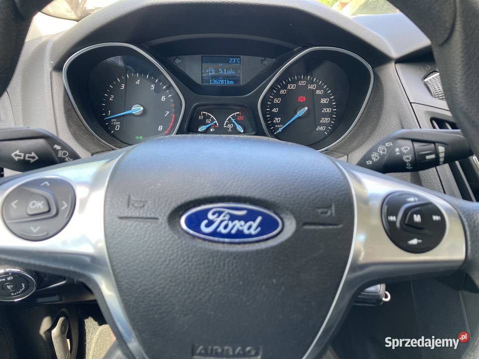 Ford Focus benzyna kombi mały przebieg wspomaganie kierownicy Focus Racibórz sprzedam