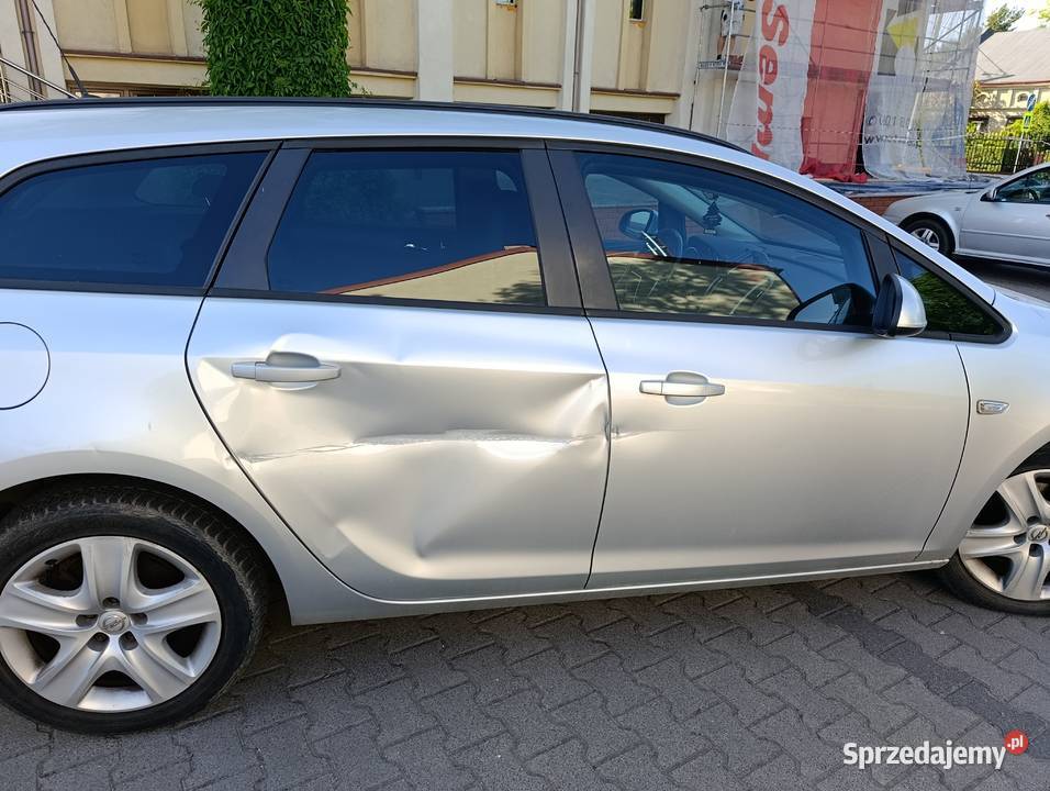 Opel Astra J 2011 Ksawerów