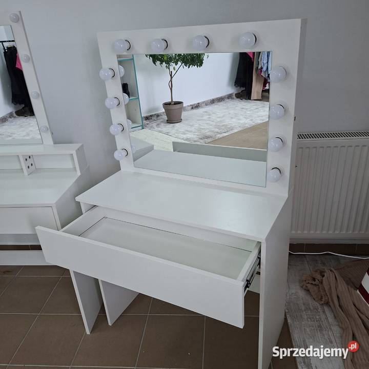 Toaletka kosmetyczna nowa Hollywood