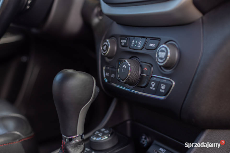 Jeep Cherokee Trailhawk 32 V6 Pentastar LIFT 2 wspomaganie kierownicy małopolskie Tokarnia sprzedam