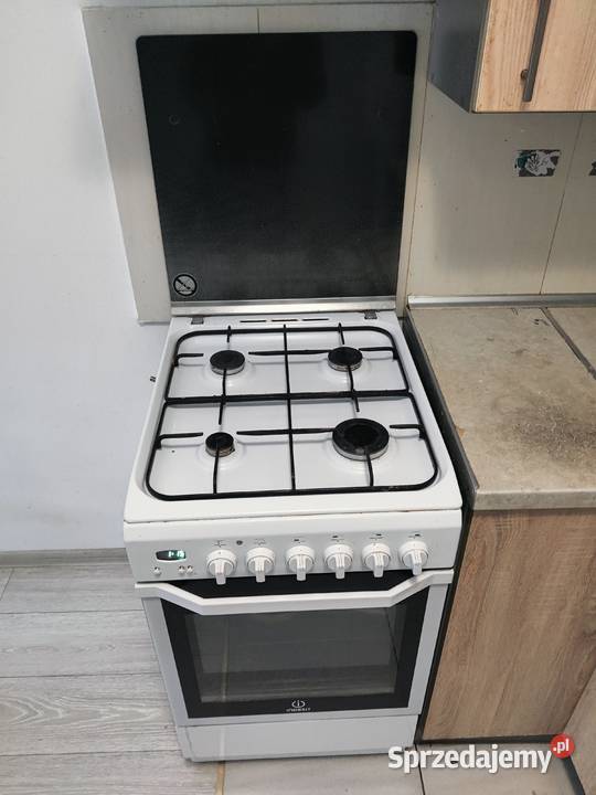 Kuchenka gazowa z piekarnikiem elektrycznym