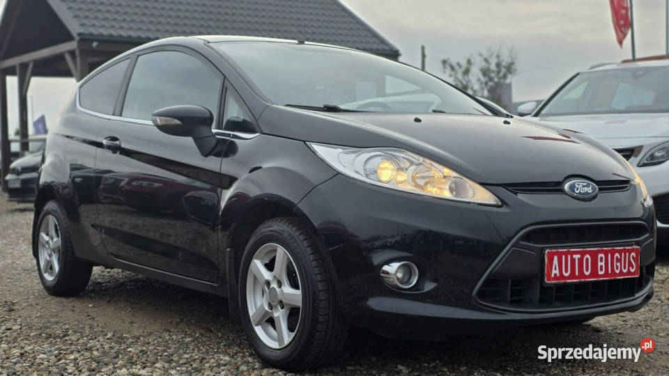 Ford Fiesta climatronic zarejestrowana zwykła światła przeciwmgielne Lębork