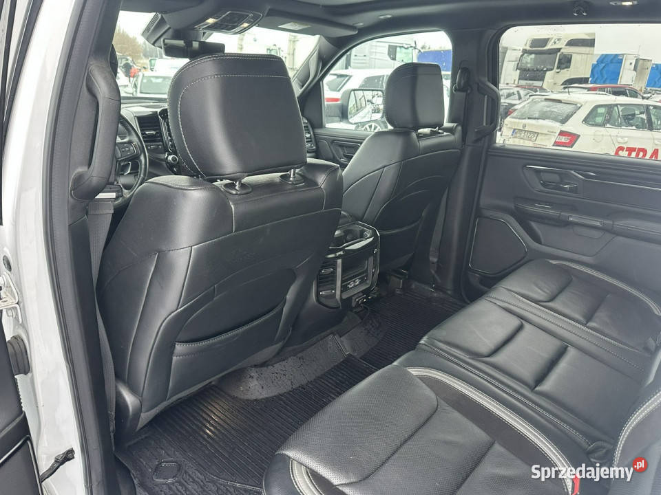 Dodge RAM V 2019 Komorniki