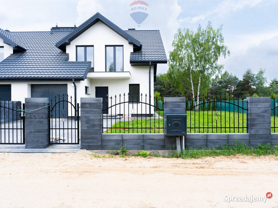 Połowa domu w pobliżu Kampinoskiego Parku Nar