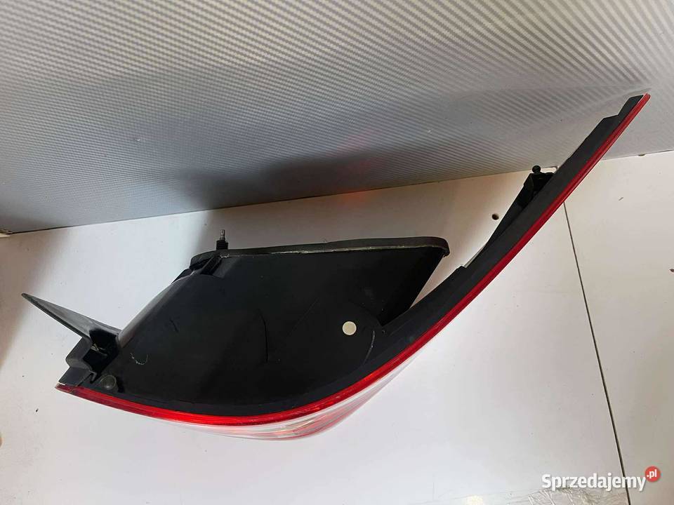 VW GOLF 5 KOMBI PRAWA LAMPA TYŁ osobowe Lampy przednie