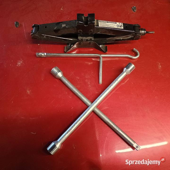 Lewarek podnosnik trapezowy klucz zestaw osobowe Bychawa