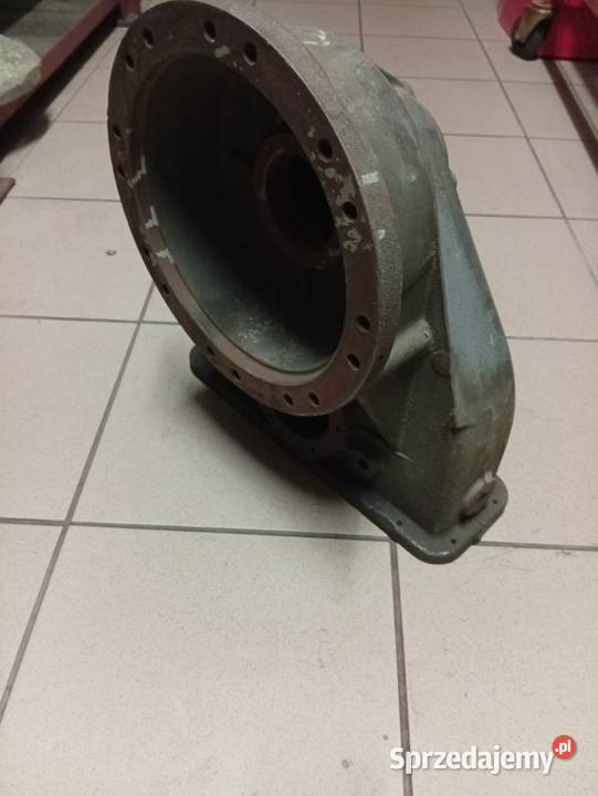 Korpus zwolnicy C330M Do ciągników Płock