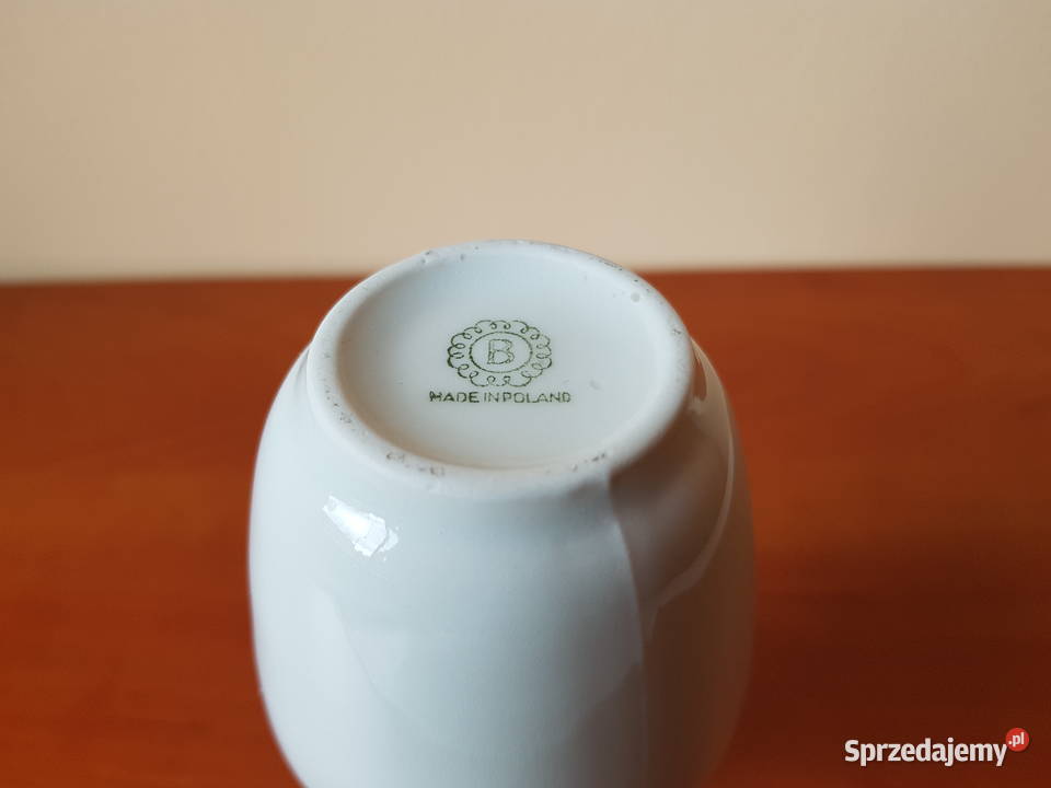 Sygnowany porcelanowy wazonik BOGUCICE porcelana