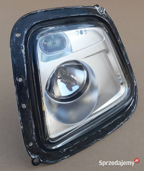 VOLVO FH4 HALOGEN DACHOWY LED GÓRNY PRAWY Części samochodowe