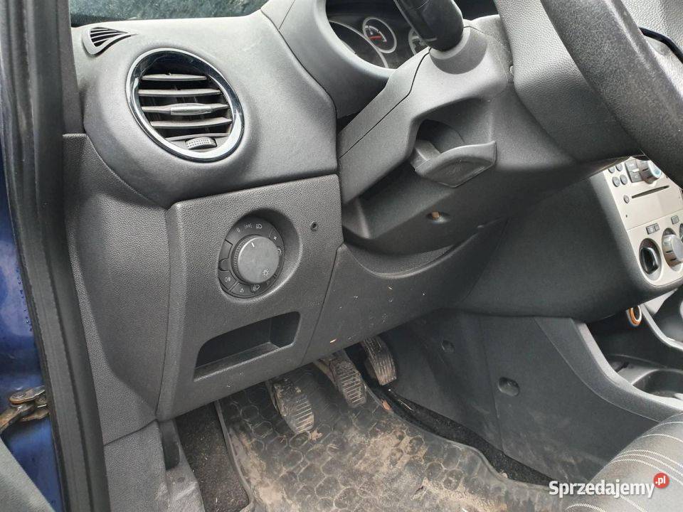 DESKA KOKPIT OPEL CORSA D osobowe kujawsko-pomorskie Lipno