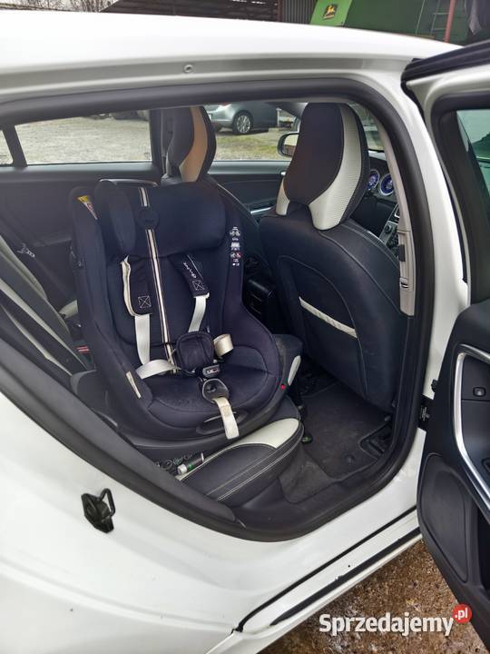 Volvo V60 24 D5 Awd Automat Rdesign aluminiowe felgi Lubzina