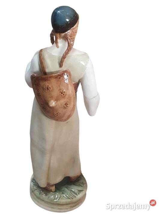 Stara figurka kobiety w sukni w stylu śląskie Cieszyn