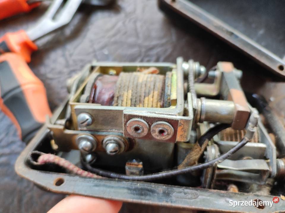 Regulator napięcia PP311955 roku Leszno