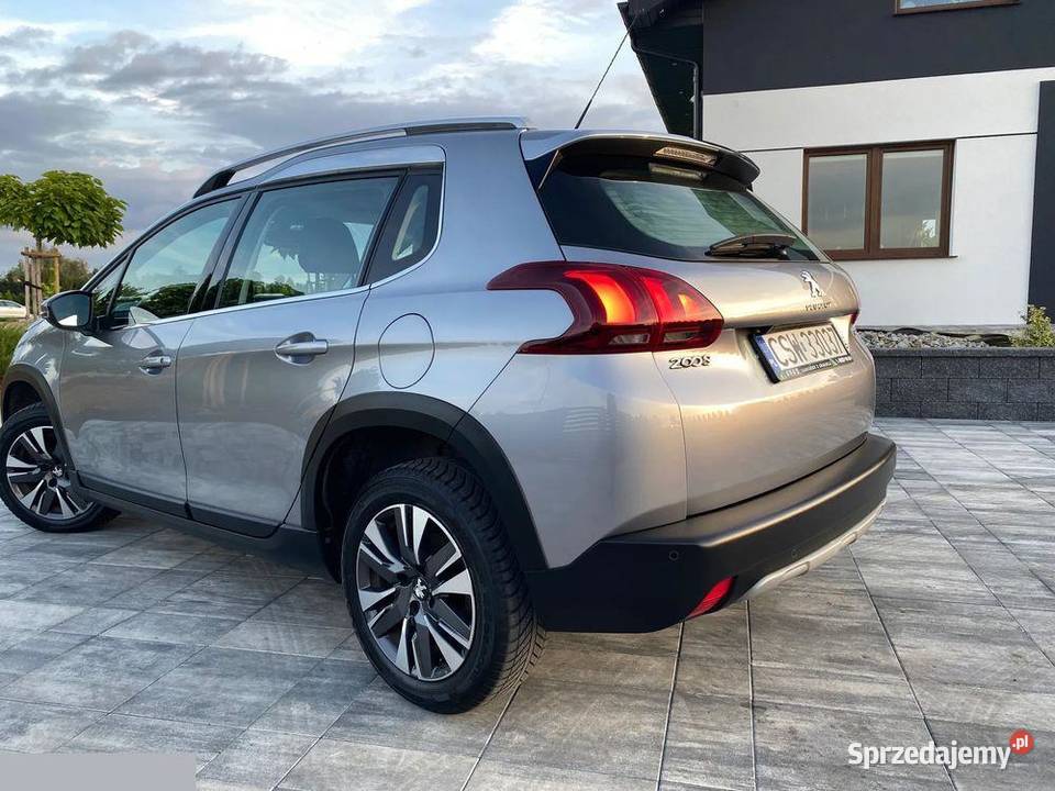 Peugeot 2008 12 Pure Tech Allure 110 2016r Rok produkcji 2016 Dragacz